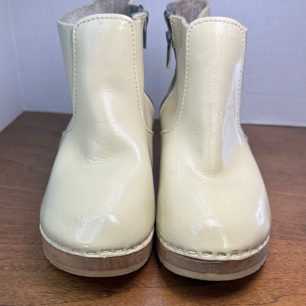 Hanna Andersson? Cream Patent Leather Wood Booties Boots, sz 36